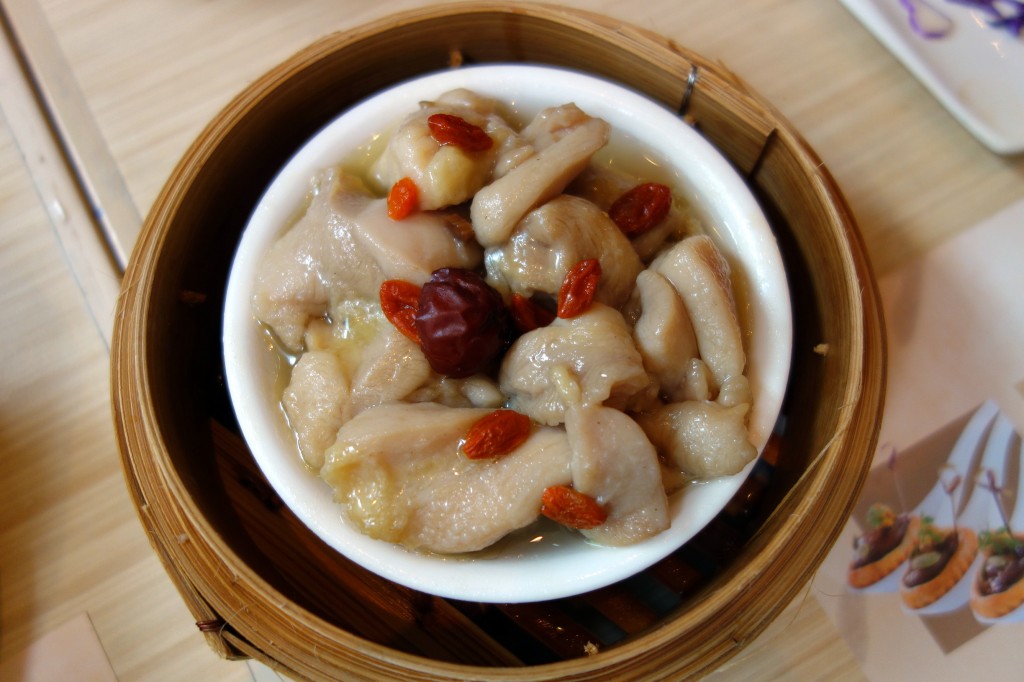 Braised fish maw and chicken in hua diao